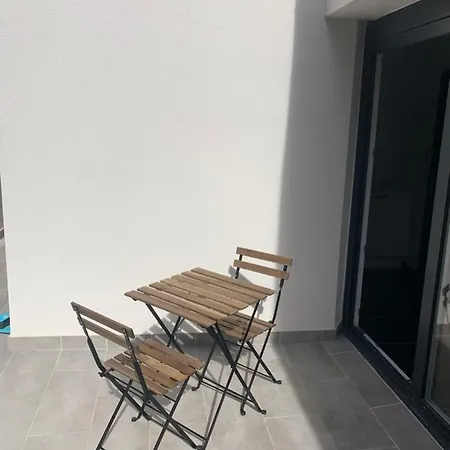 Jolie Maisonnette Centre Apartment *