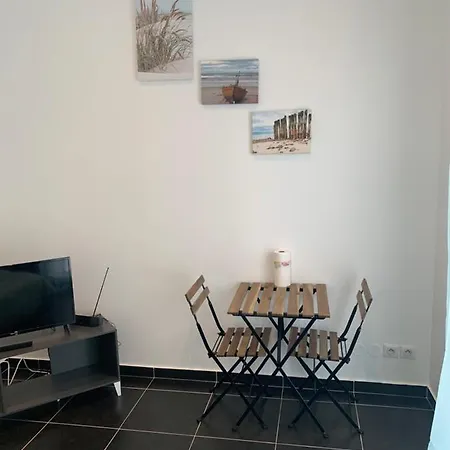 Jolie Maisonnette Centre Apartment